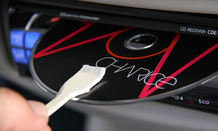 670px-Remove-a-Stuck-CD-from-a-Car-CD-Player-Step-8